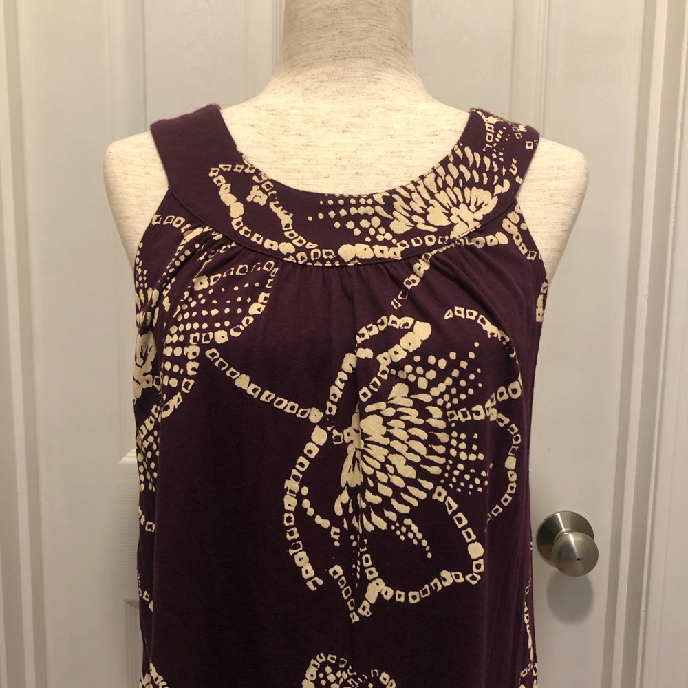 Woman’s - Express Casual Sleeveless Shirt - Medium